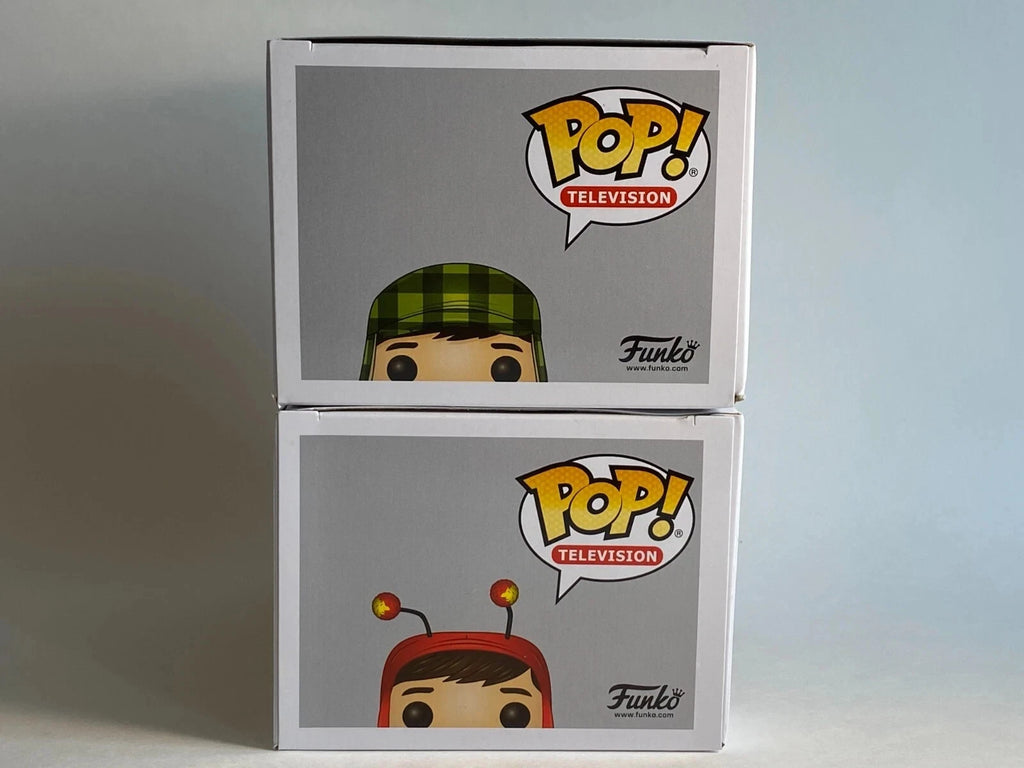 Funko Pops El Chapulin Colorado and El Chavo Del Ocho 751 & 752 Vaulted MINT!